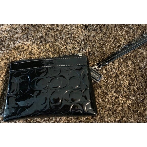 Coach - Picture 3 of 5